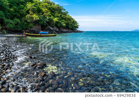 Beautiful rock beach and scenery in Koh Hin Ngam island, Tarutao National park, Thailand 69429838
