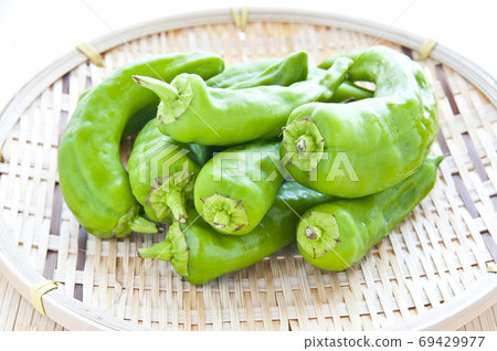 Bell peppers on the colander 69429977