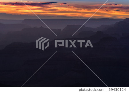 Sunset over Grand Canyon 69430124