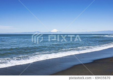 湘南三浦半島的水戶海濱的春季（晴天），因電暈而安靜 69435670