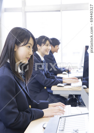 Computer class 69440327