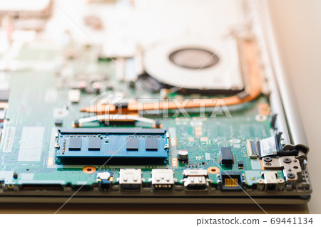 ram so-dimm ddr4 memory module, close-up view 69441134