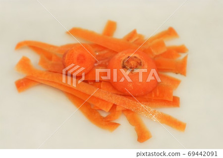 蔬菜廢胡蘿蔔皮扔掉 蔬菜廢胡蘿蔔皮扔掉 69442091