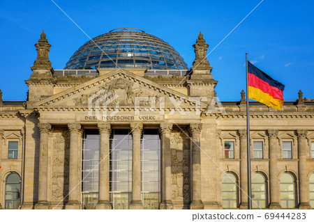 Front view of famous Reichstag building (german government) in B 69444283