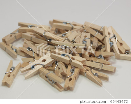 Wooden laundry scissors 69445472