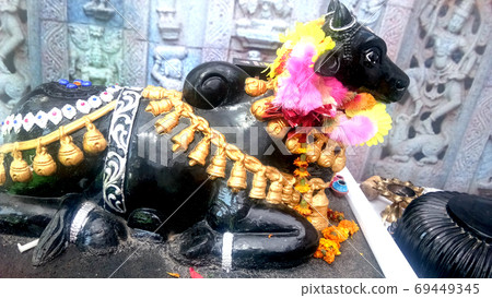 A sculpture of the scared Nandi A sculpture of the scared Nandi 69449345