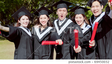 group happy graduate students 69450032
