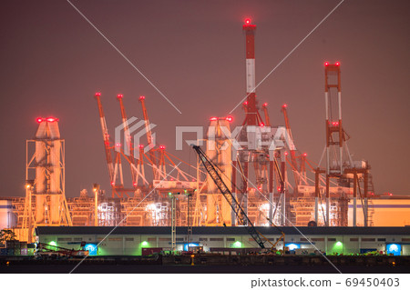 《愛知縣》著名港口工廠的夜景,金城碼頭的景緻 《愛知縣》著名港口工廠的夜景,金城碼頭的景緻 69450403