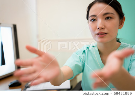 女大夫 女醫生 女生 69451999