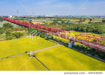 red famous Xilou Bridge red famous Xilou Bridge 69459690