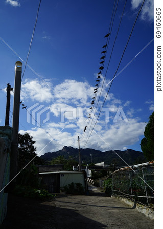 巷道，天空，道路，房屋 69460665