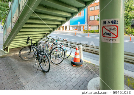 Annoying abandoned bicycle Annoying abandoned bicycle 69461028
