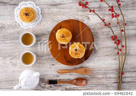 Mid-Autumn Festival Moon Cake Egg Yolk Cake Top View Mid-Autumn Festival Moon cake げっぺい Mid-Autumn Festival Moon Cake Egg Yolk Cake Top View Mid-Autumn Festival Moon cake げっぺい 69462842