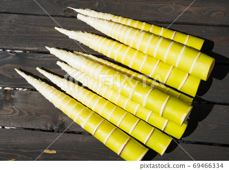 Light bamboo with less lye 69466334