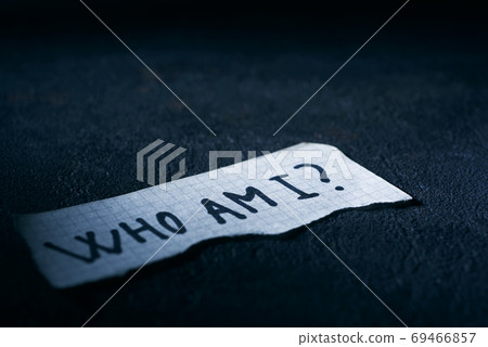 question who am I in a piece of paper 69466857