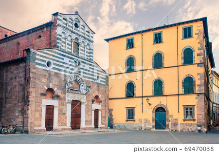 A church in Lucca, Italy 69470038