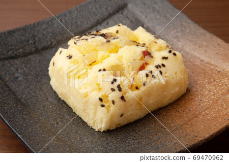 Steamed bread of sweet potato Steamed bread of sweet potato 69470962