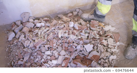 Refurbishment building site works in house 69476644