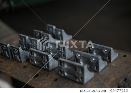 鋁框支架 69477913