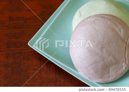 Braised mango with red and white Braised mango with red and white 69478535