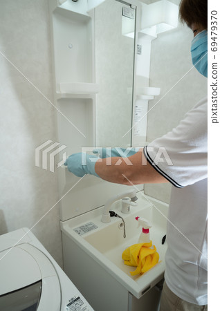 Toilet cleaning Toilet cleaning 69479370