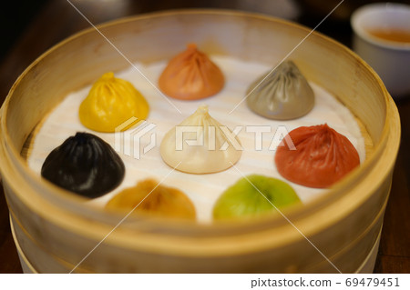 An image of Taiwanese colorful gavel parcel 69479451