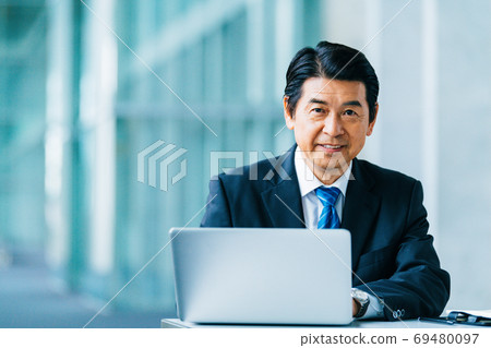 Business senior male Business senior male 69480097