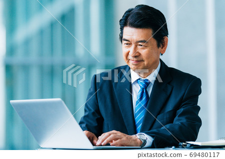 業務高級男性 業務高級男性 69480117