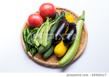 Various types of summer vegetables 69480427