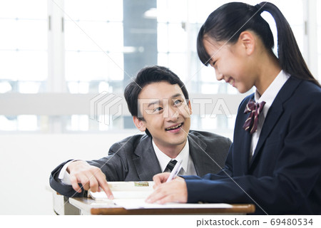班級初中女孩高中女孩教師指導 69480534