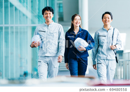 Business work clothes men and women 69480558