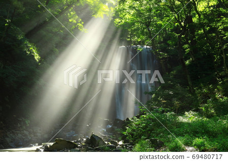 Kameda immovable waterfall in summer 69480717