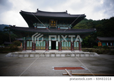 Wolchulsan Dogapsa Temple, Cheonhwangsa-ro, Yeongam-eup, Yeongam-gun, Jeollanam-do, Korea Wolchulsan Dogapsa Temple, Cheonhwangsa-ro, Yeongam-eup, Yeongam-gun, Jeollanam-do, Korea 69481018