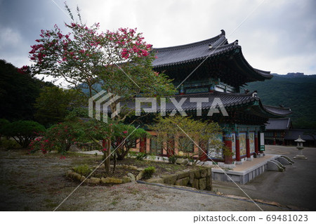Wolchulsan Dogapsa Temple, Cheonhwangsa-ro, Yeongam-eup, Yeongam-gun, Jeollanam-do, Korea Wolchulsan Dogapsa Temple, Cheonhwangsa-ro, Yeongam-eup, Yeongam-gun, Jeollanam-do, Korea 69481023