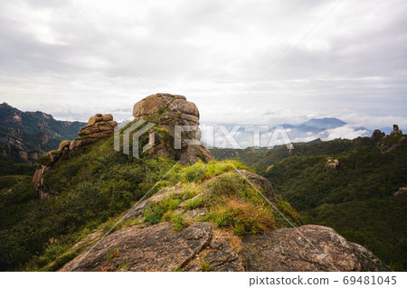 韓國全羅南道靈巖郡靈巖邑天皇城路Wolchulsan Dogapsa寺 69481045