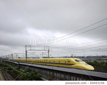 Doctor Yellow 923 type 3000 series T5 formation 69483246