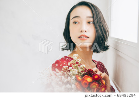 Hairstyle image for young women (short, medium) 69483294