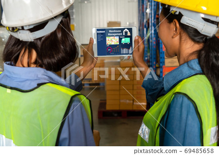 Warehouse management software application in computer for real time monitoring Warehouse management software application in computer for real time monitoring 69485658