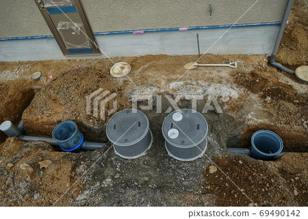 Septic tank drainage construction 69490142