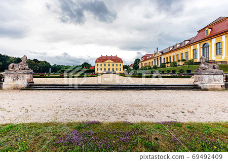 Friedrich Castle and Sphinx statue in the Grosssedlitz Baroque G Friedrich Castle and Sphinx statue in the Grosssedlitz Baroque G 69492409
