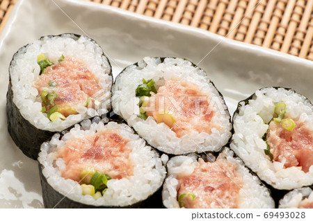 Negito捲起。 69493028