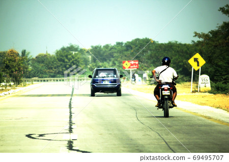 Car and motorbike traffic routes In Mandalay city 69495707