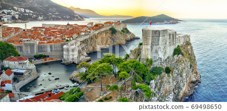 Aerial shoot of Dubrovnik old town 69498650