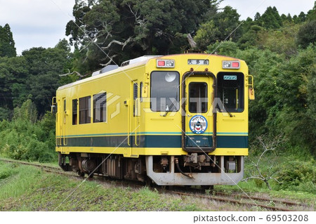 朝大t快速行駛的磯300型 69503208