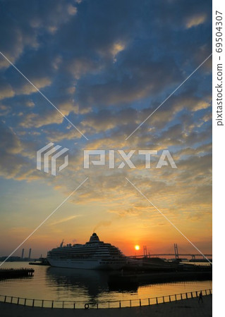 橫濱港在朝陽客運飛船上 69504307