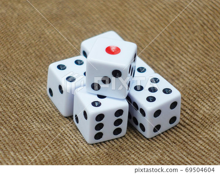 Dice (side-by-side version) 69504604