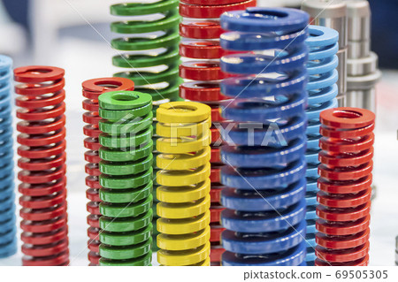 The multi-size of mold and die spring . The multi-size of mold and die spring . 69505305