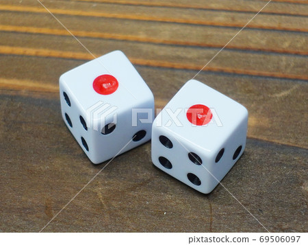 Dice (doublet version) 69506097