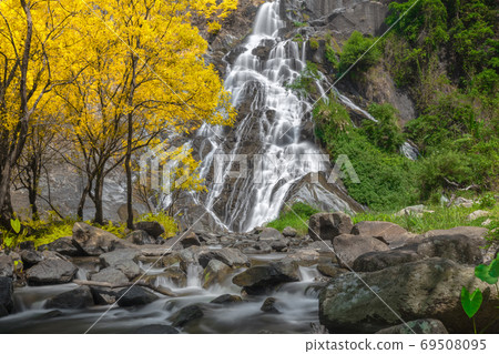 Tao Dam waterfall, the beautiful waterfall in deep forest at Klong Wang Chao national park ,Kamphaeng Phet, Thailand Tao Dam waterfall, the beautiful waterfall in deep forest at Klong Wang Chao national park ,Kamphaeng Phet, Thailand 69508095