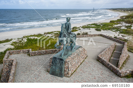 Monument of Empress Elizabeth in Baltiysk Monument of Empress Elizabeth in Baltiysk 69510180